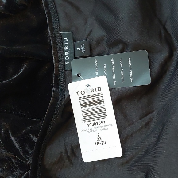 Torrid Shirred Front Black Stretch Velvet Off the Shoulder Top 2 2X NWT - Picture 5 of 8